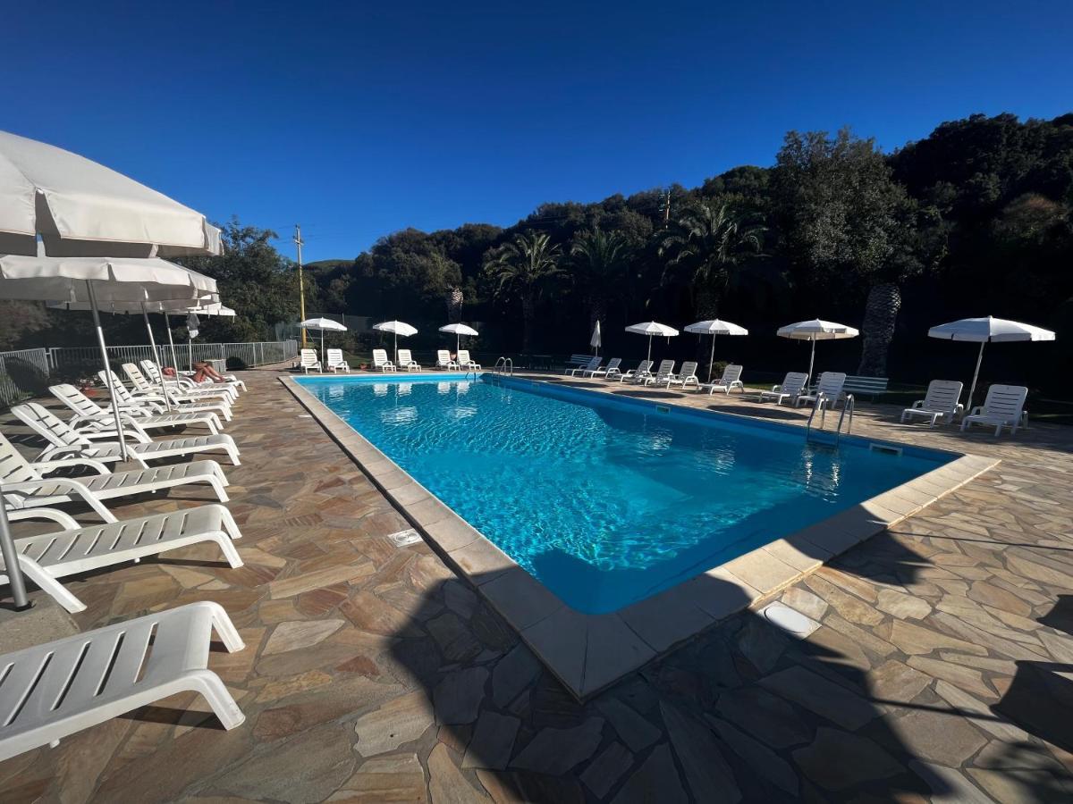 Monolocali Le Lecce Pool & Tennis Capoliveri  Dış mekan fotoğraf