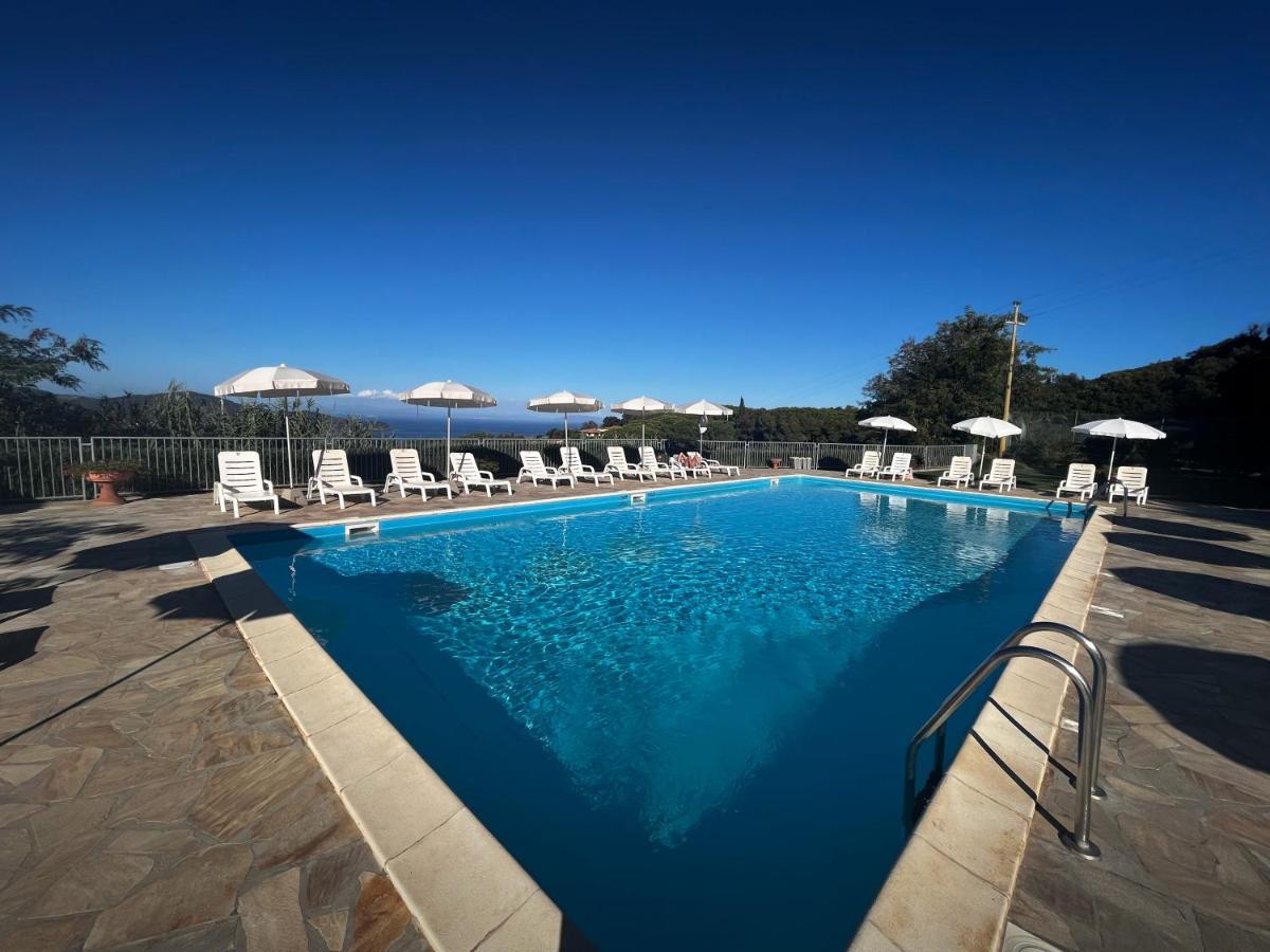 Monolocali Le Lecce Pool & Tennis Capoliveri  Dış mekan fotoğraf