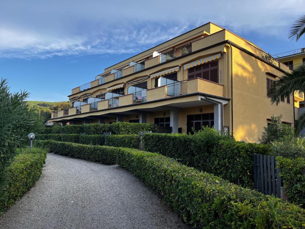 Monolocali Le Lecce Pool & Tennis Capoliveri  Dış mekan fotoğraf