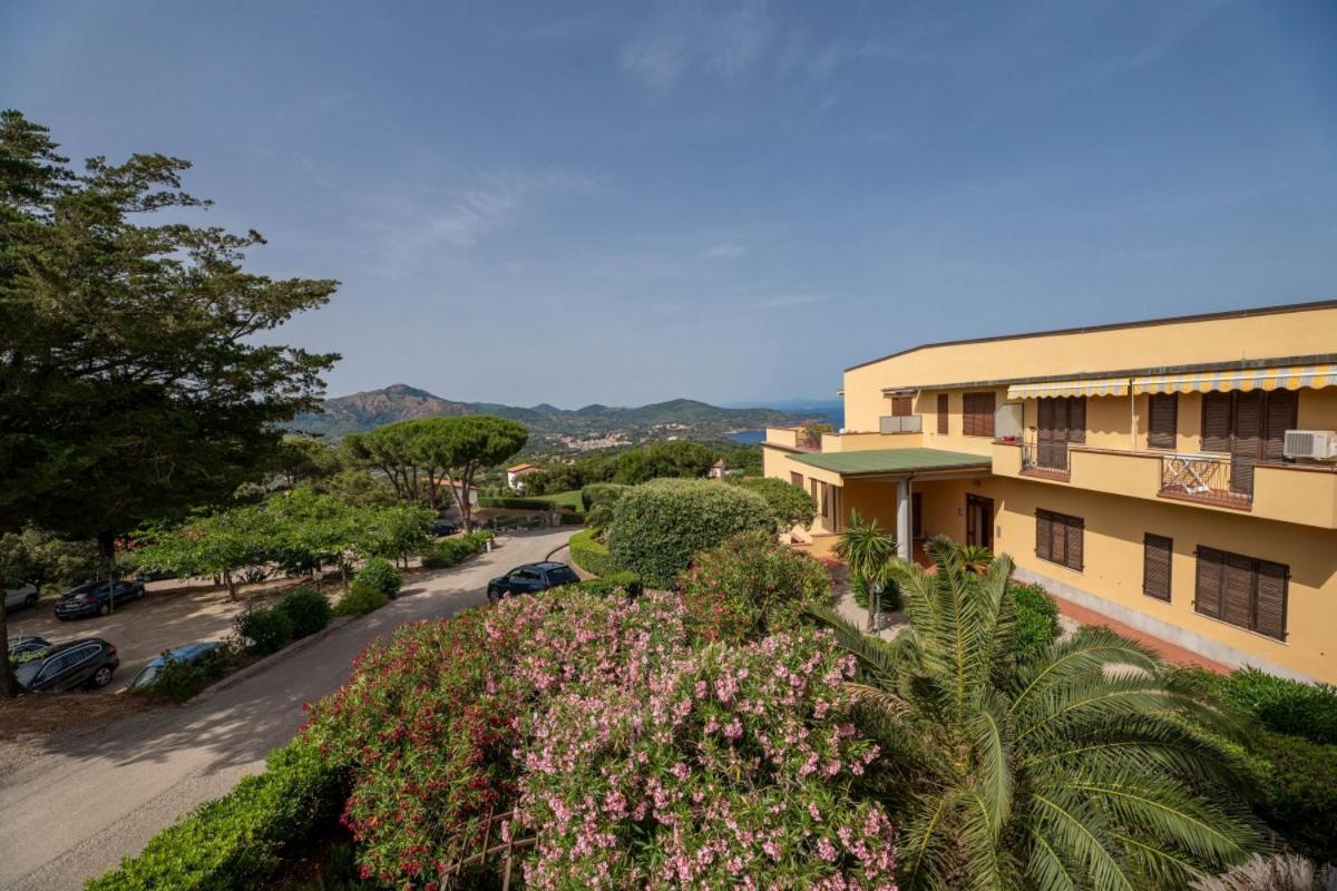 Monolocali Le Lecce Pool & Tennis Capoliveri  Dış mekan fotoğraf